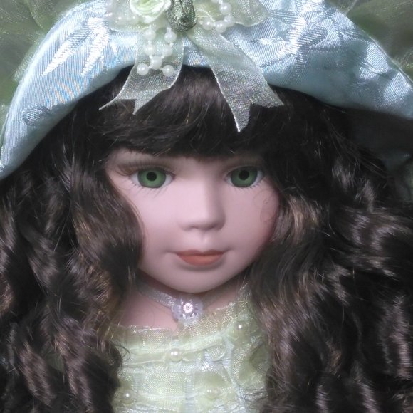 Genuine Porcelain Doll "BRIDGET" - Picture 7 of 16